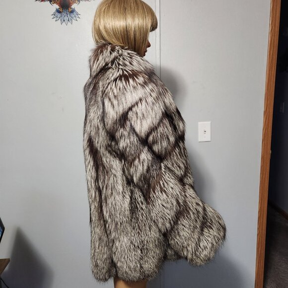 #728 Silver fox fur coat - Picture 4 of 4